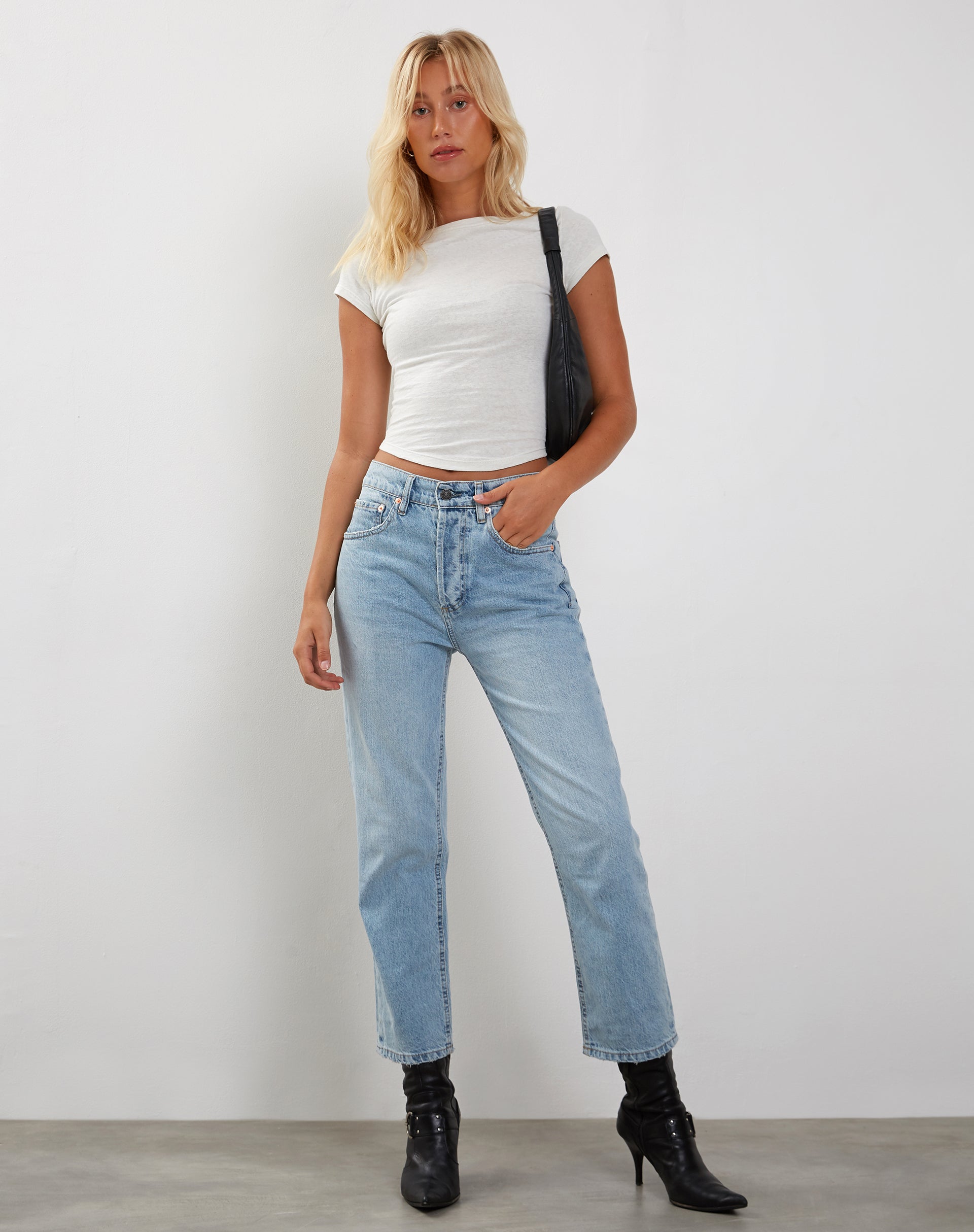 Mid Rise Straight Leg Cropped Jeans in Bleach Denim