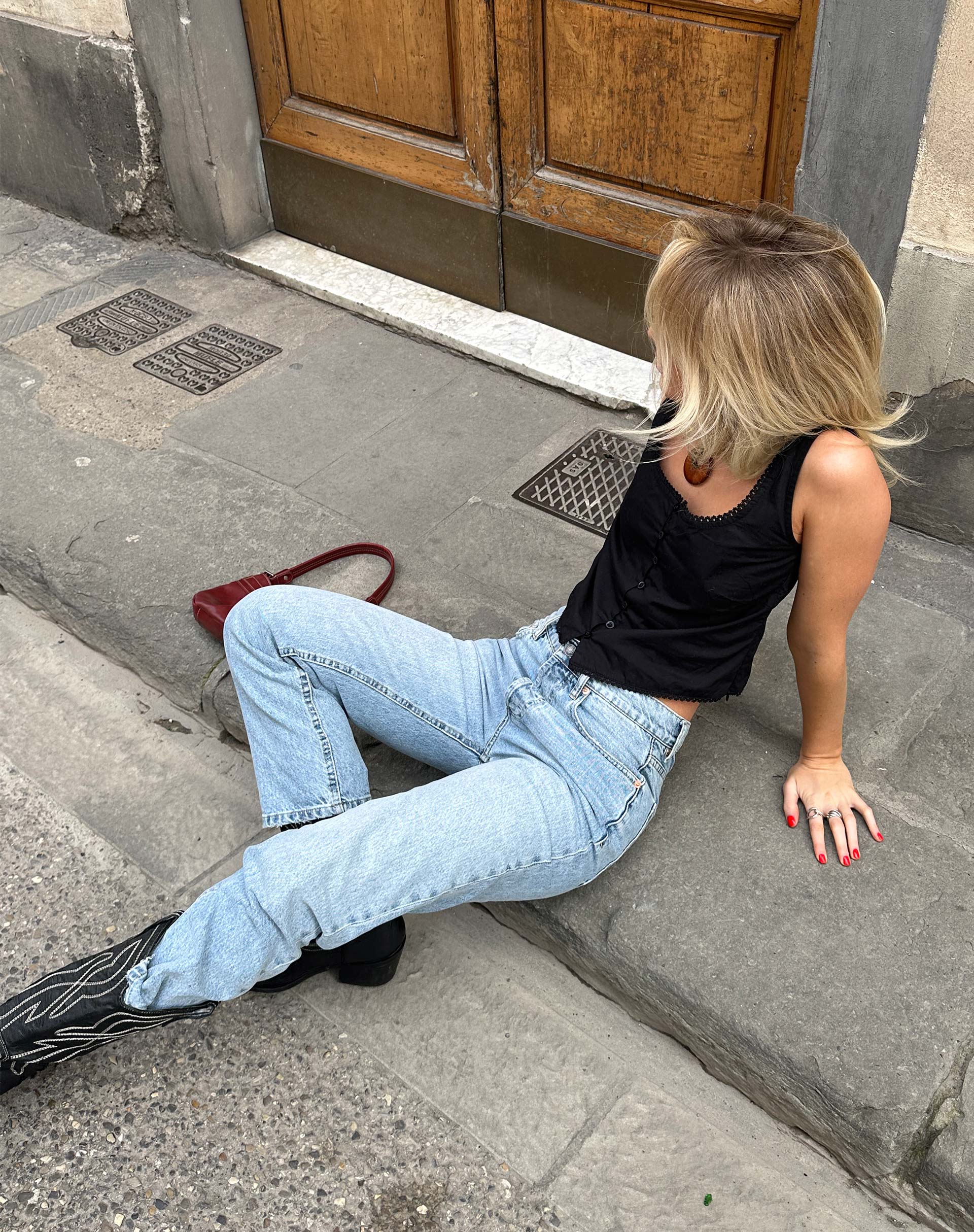 Mid Rise Straight Leg Cropped Jeans in Bleach Denim